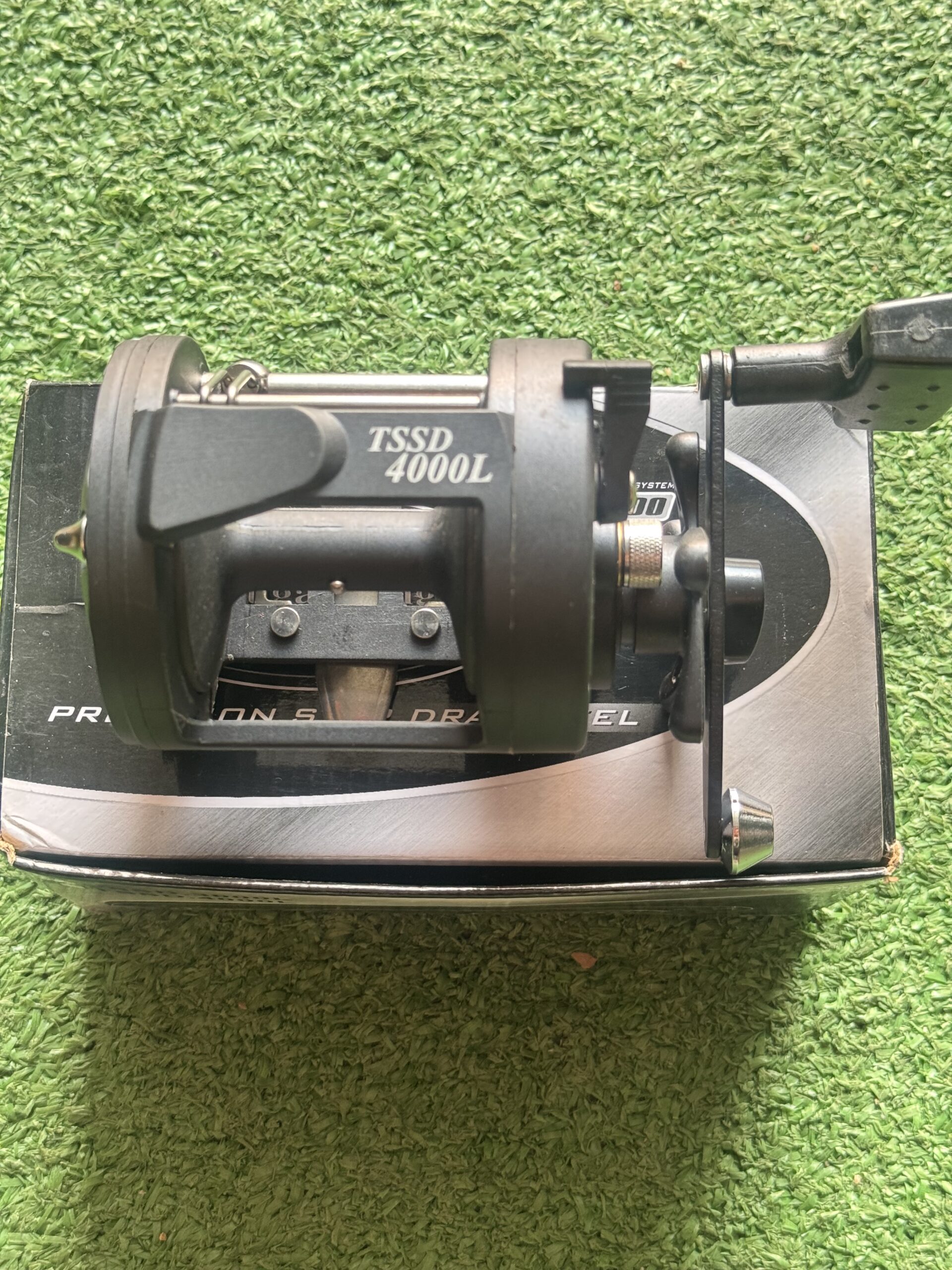 Carretilha perfil Alto Ts4000 direita Pirarara - Imagem 5